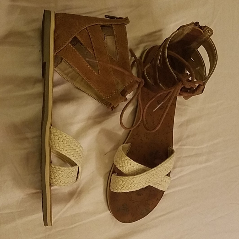 Maurices Tie Up Ankle Sandals Size 8 - Picture 7 of 10